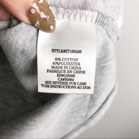 Z SUPPLY | Star Print Gray Short Sleeve V-neck Tee White Women’s Size Medium - Picture 9 of 11